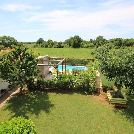 Apartments Green Garden Labinci Екстериор снимка