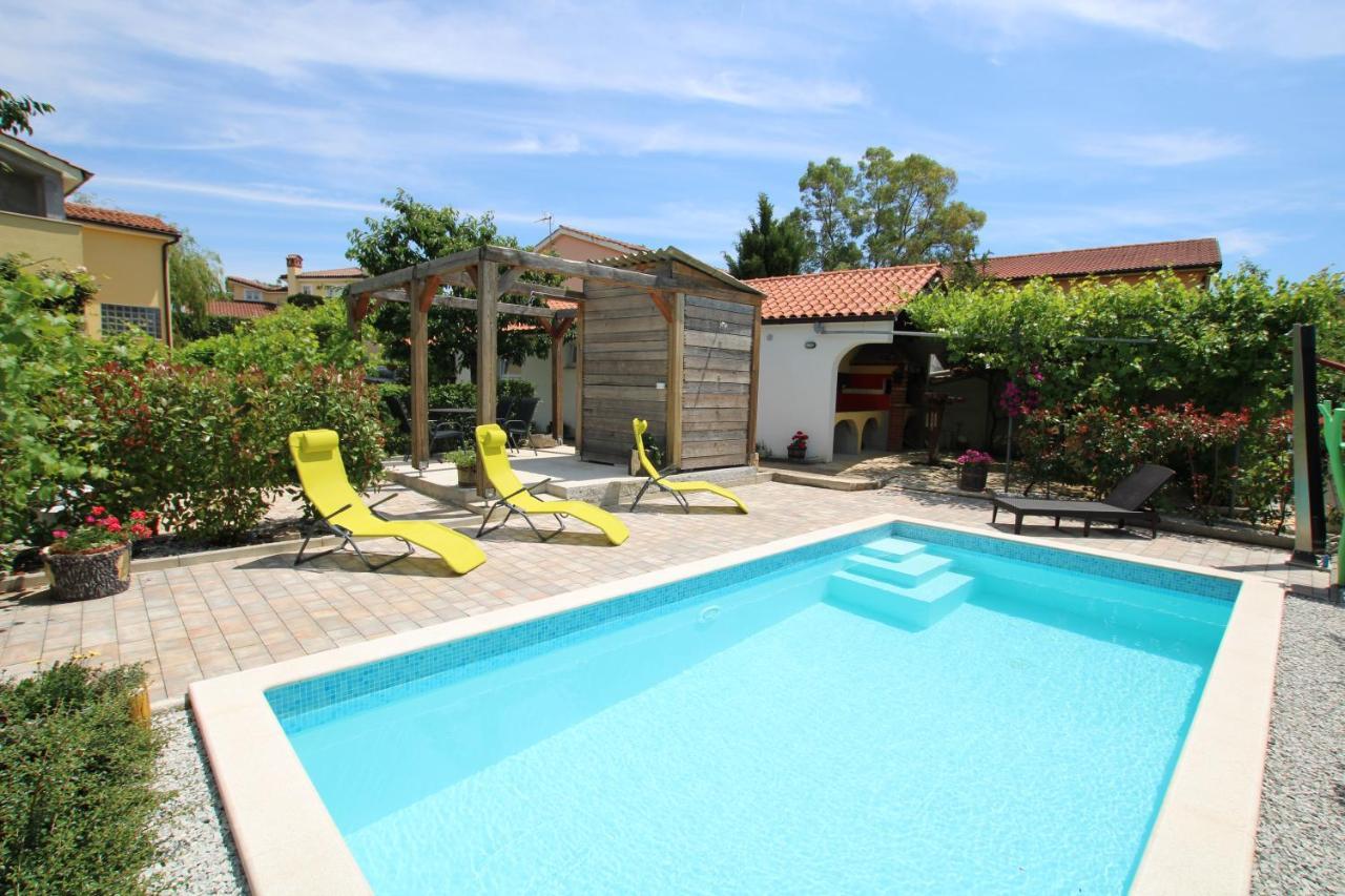 Apartments Green Garden Labinci Екстериор снимка