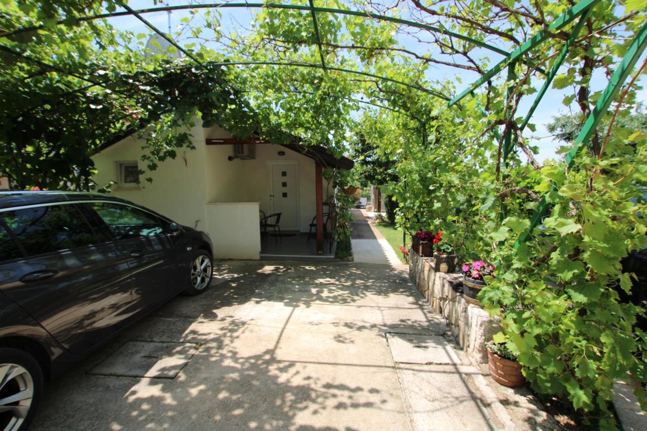 Apartments Green Garden Labinci Екстериор снимка
