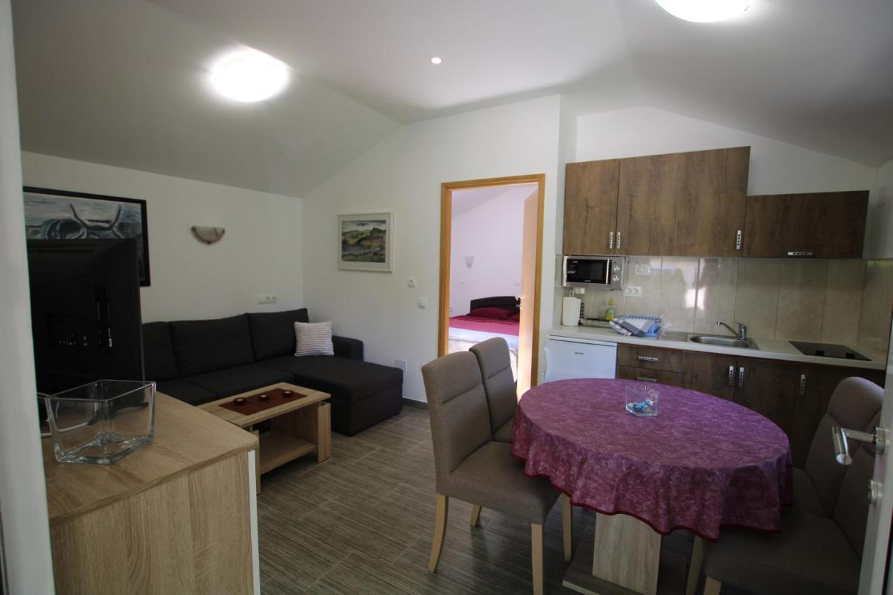 Apartments Green Garden Labinci Стая снимка
