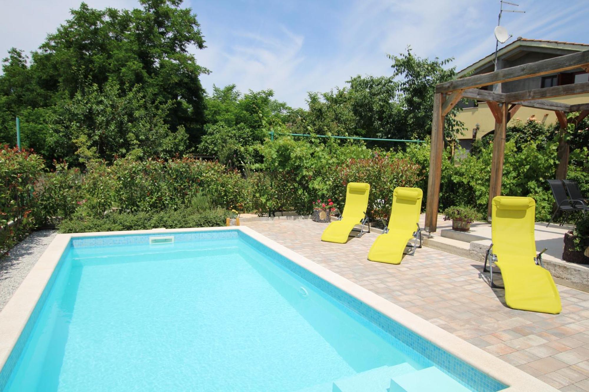 Apartments Green Garden Labinci Екстериор снимка